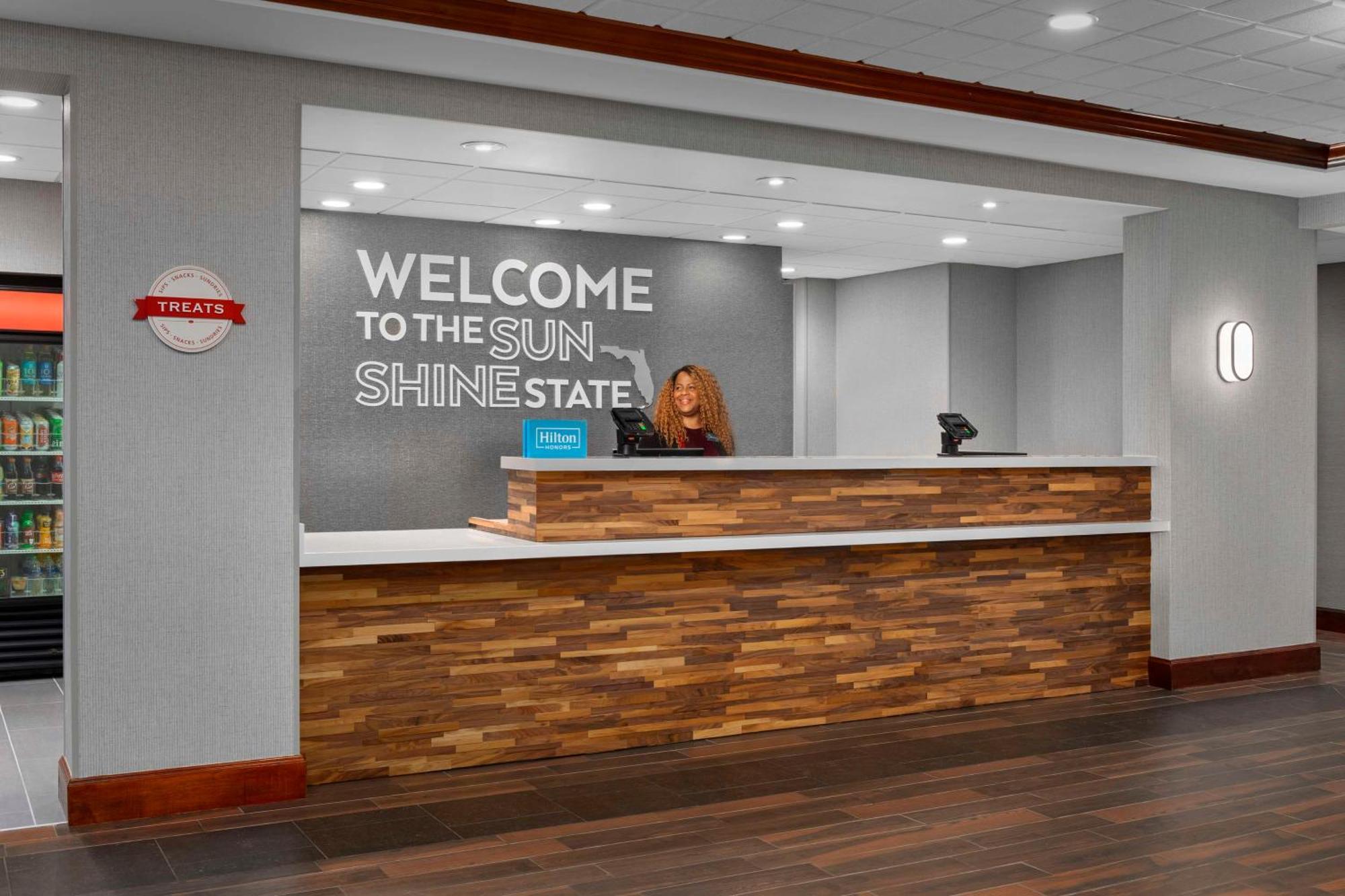 Hampton Inn & Suites At Lake Mary Colonial Townpark Exterior foto